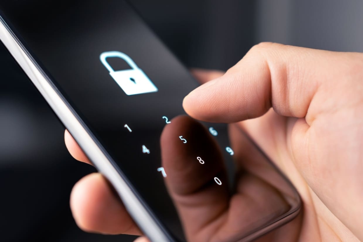 Banner Begini Cara Cek Password WiFi di HP Android dan iPhone!
