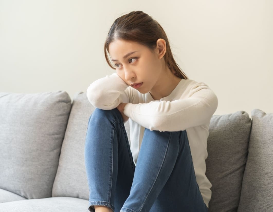 Banner Quarter Life Crisis: Definisi, Penyebab, Dampak, dan Cara Mengatasinya